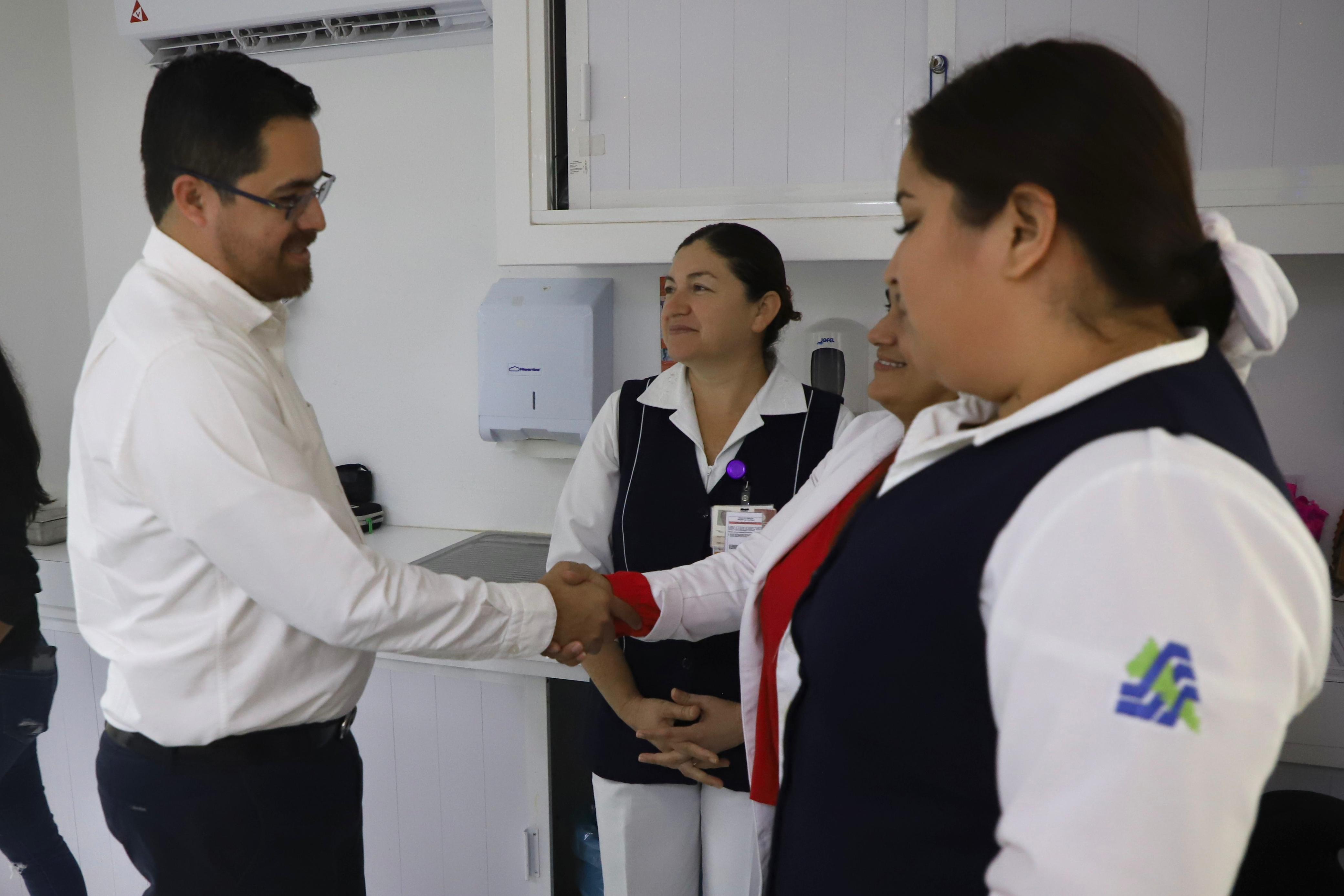 El secretario de Salud y director General de los Servicios de Salud, Dr. Cuitláhuac González Galindo, dió a conocer que por disposición del gobernador del estado, Dr. Rubén Rocha Moya, la derrama total es de 71 millones 423 mil pesos