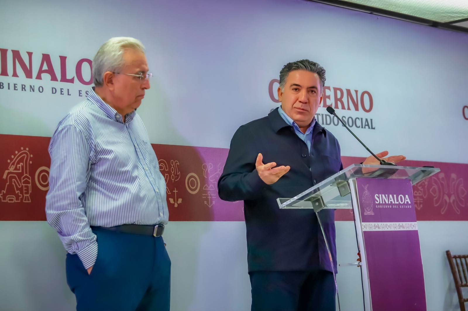 El Gobernador destacó que gracias a los programas federales aún existen disponibles más de 2 mil becas para jóvenes aprendices en empresas sinaloenses.