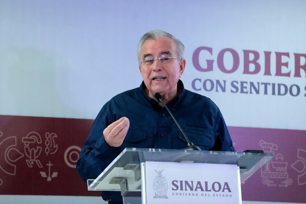 El Gobernador durante su conferencia del lunes 14 de agosto