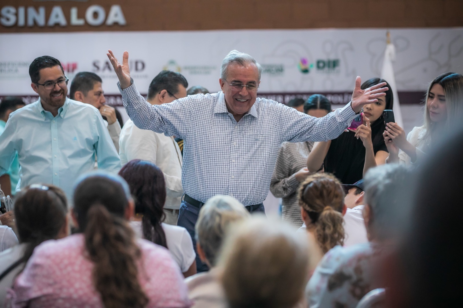 Rocha en evento de entrega de apoyos