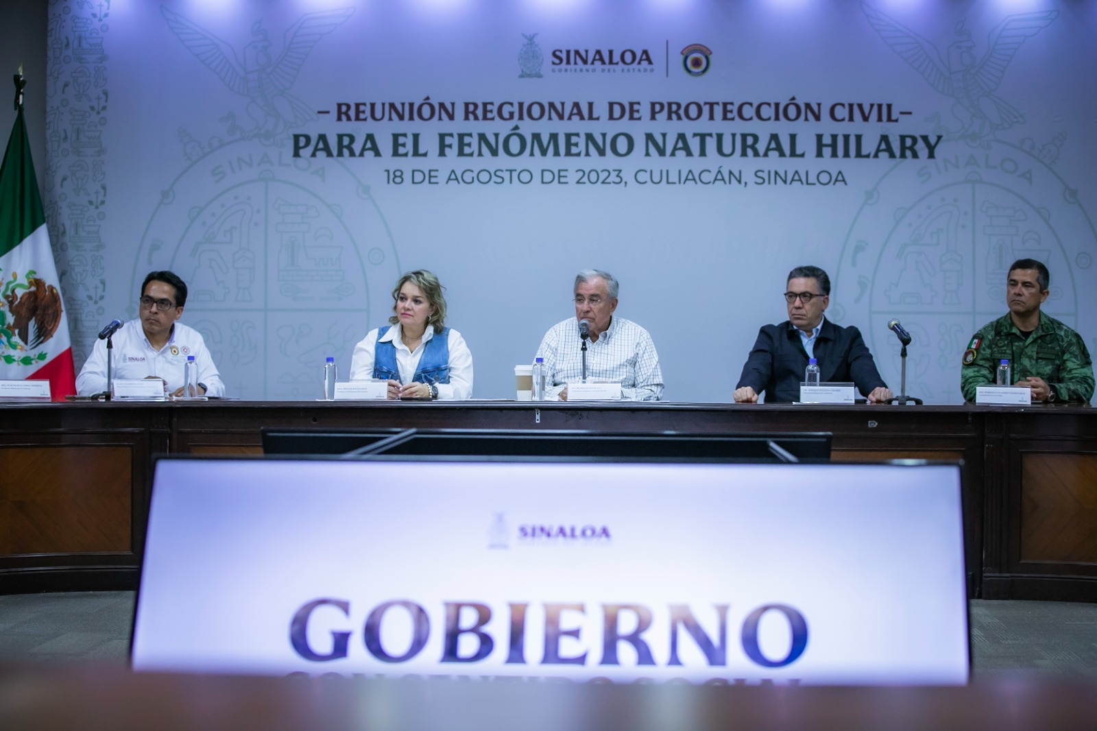 El gobernador Rubén Rocha Moya encabezó una reunión de trabajo de Protección Civil para coordinar las tareas de atención a la población