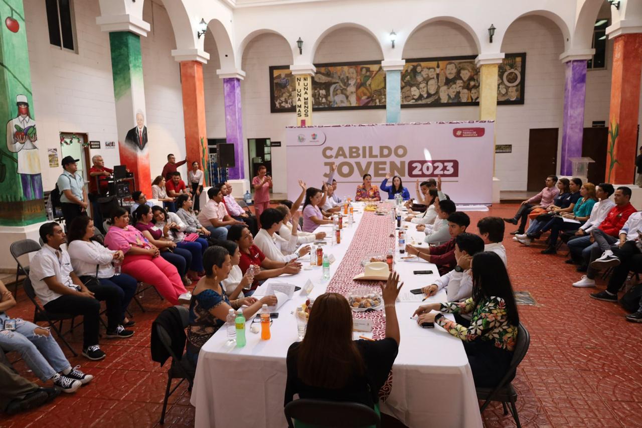 La Presidenta Municipal Margoth Urrea Pérez dijo estar muy contenta por el interés que mostraron cada uno de los jóvenes