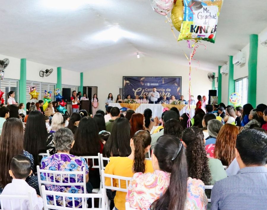 El alcalde José Paz López Elenes asistió a la emotiva ceremonia de clausura escolar 2024-2025 de los preescolares Enriqueta Cota y Jean Piaget.
